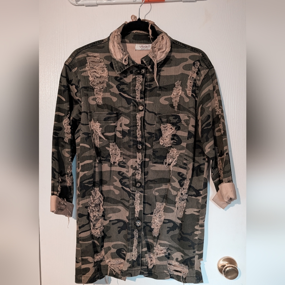 Vibrant M.I.U Camo Distressed Utility Jacket